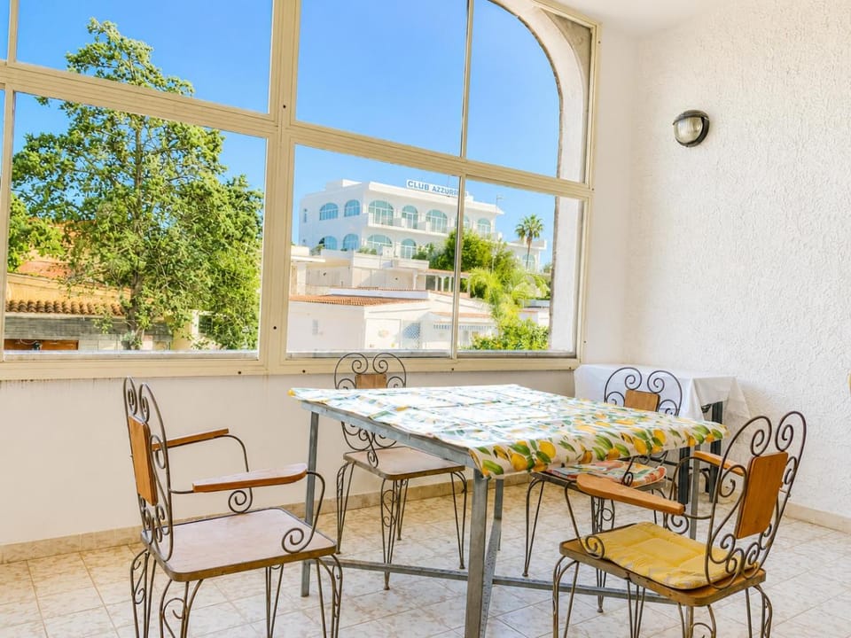 Patio, Day, View (from property/room), Balcony/Terrace, Living room, Seating area, Dining area