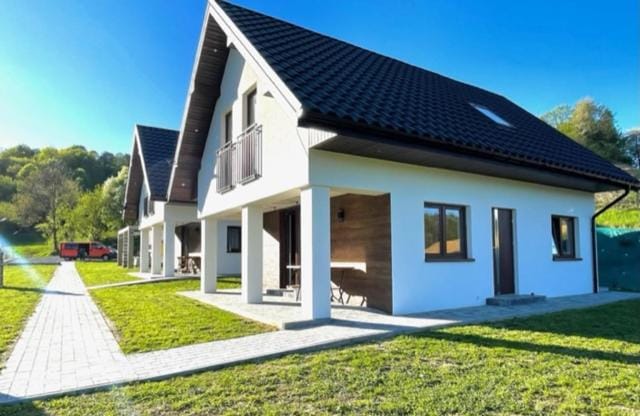 Property building, Day