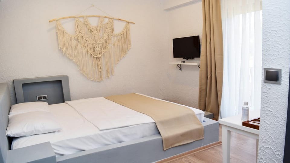 Bed, TV and multimedia