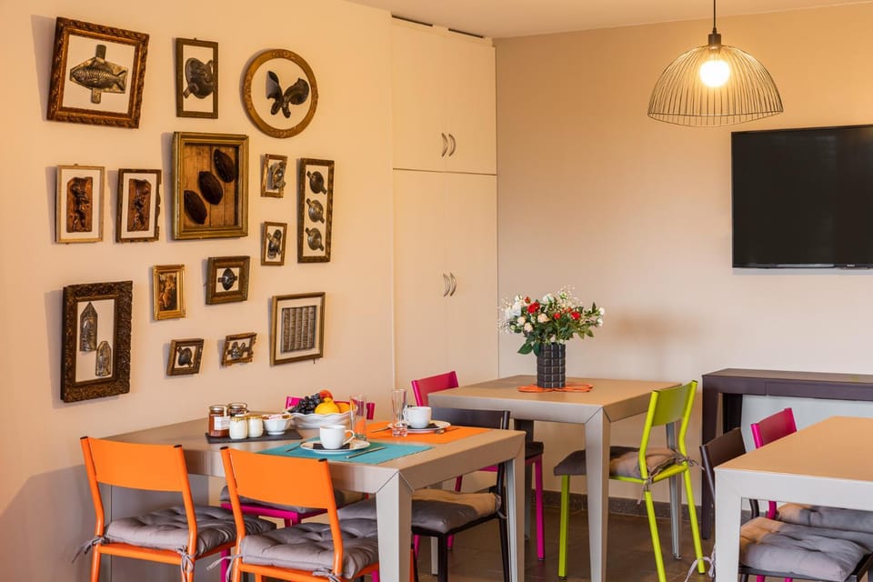 Dining area, Breakfast