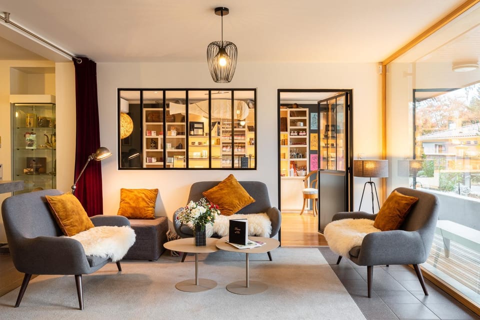 Communal lounge/ TV room, Living room
