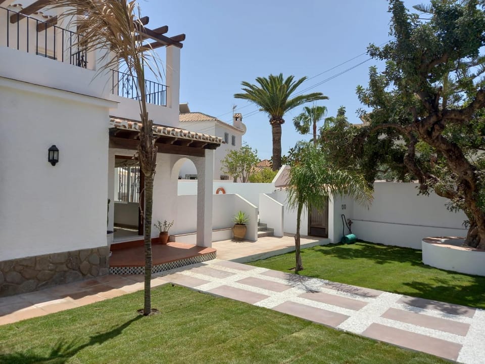 Villa El Algarrobo Villa in Nerja