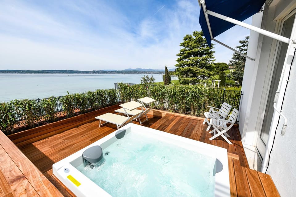 Hot Tub, Solarium, View (from property/room), Balcony/Terrace