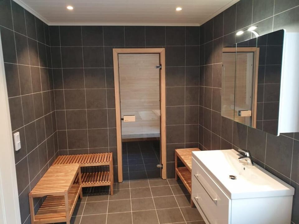 Sauna, Bathroom