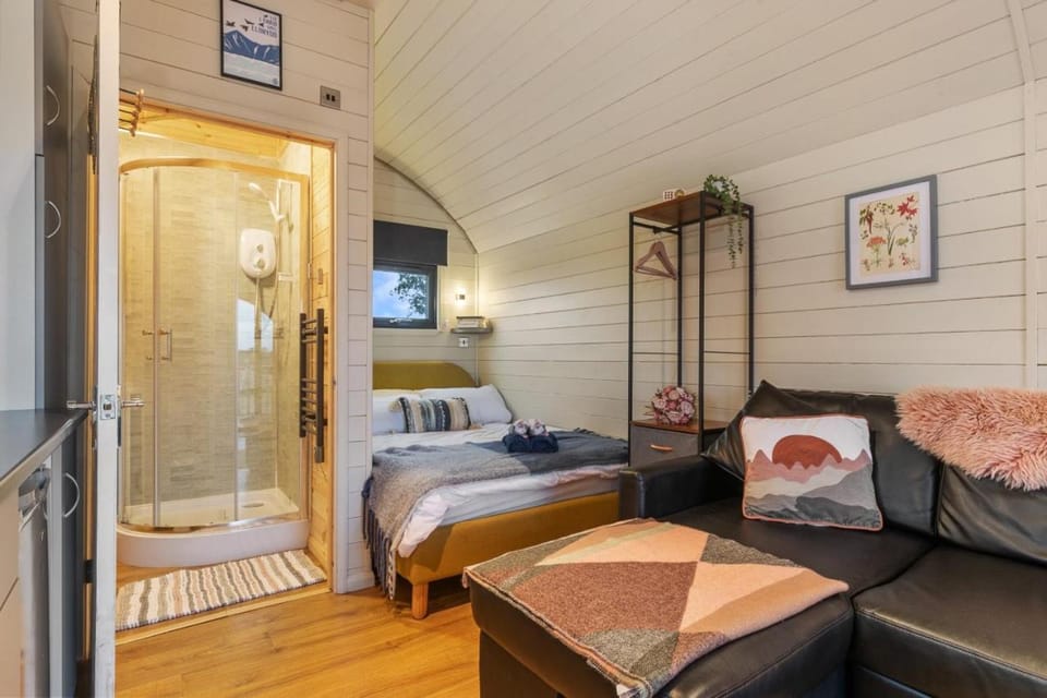 Bathroom, Bedroom