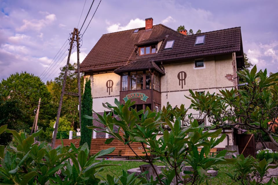 Property building, Day, Garden, Garden view