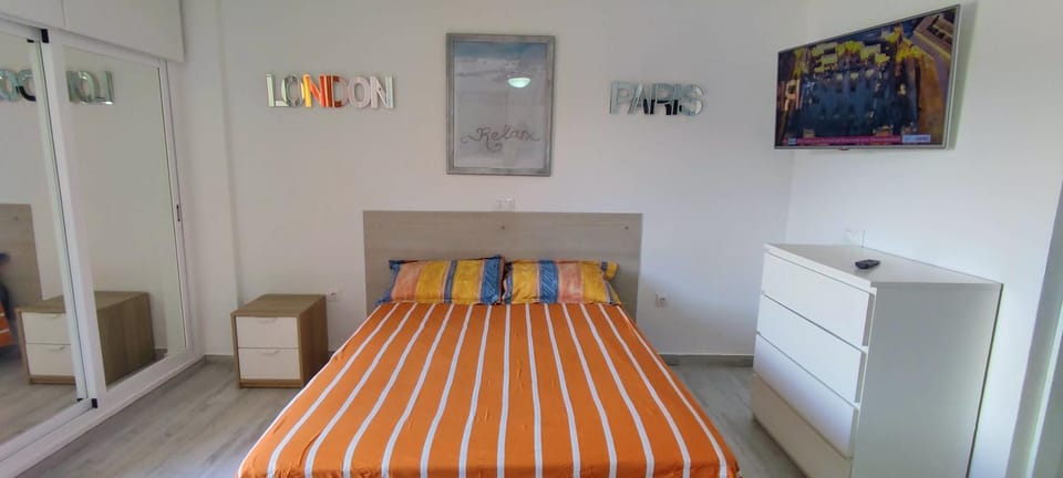 Bed, Photo of the whole room