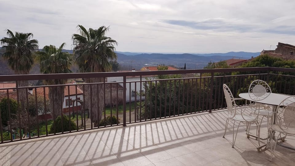 View (from property/room), Balcony/Terrace, Mountain view