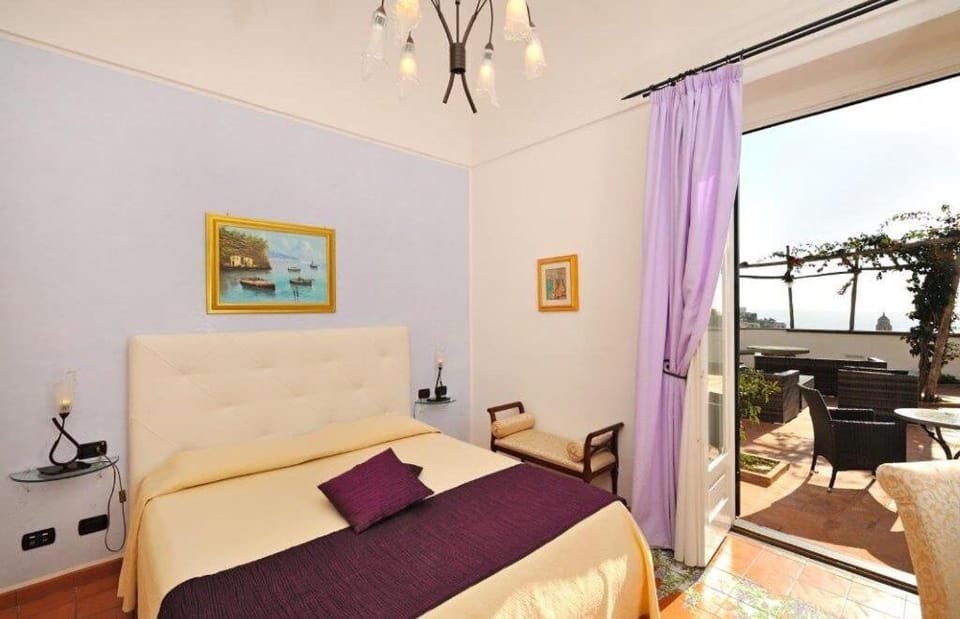 Bed, View (from property/room), Photo of the whole room, Bedroom
