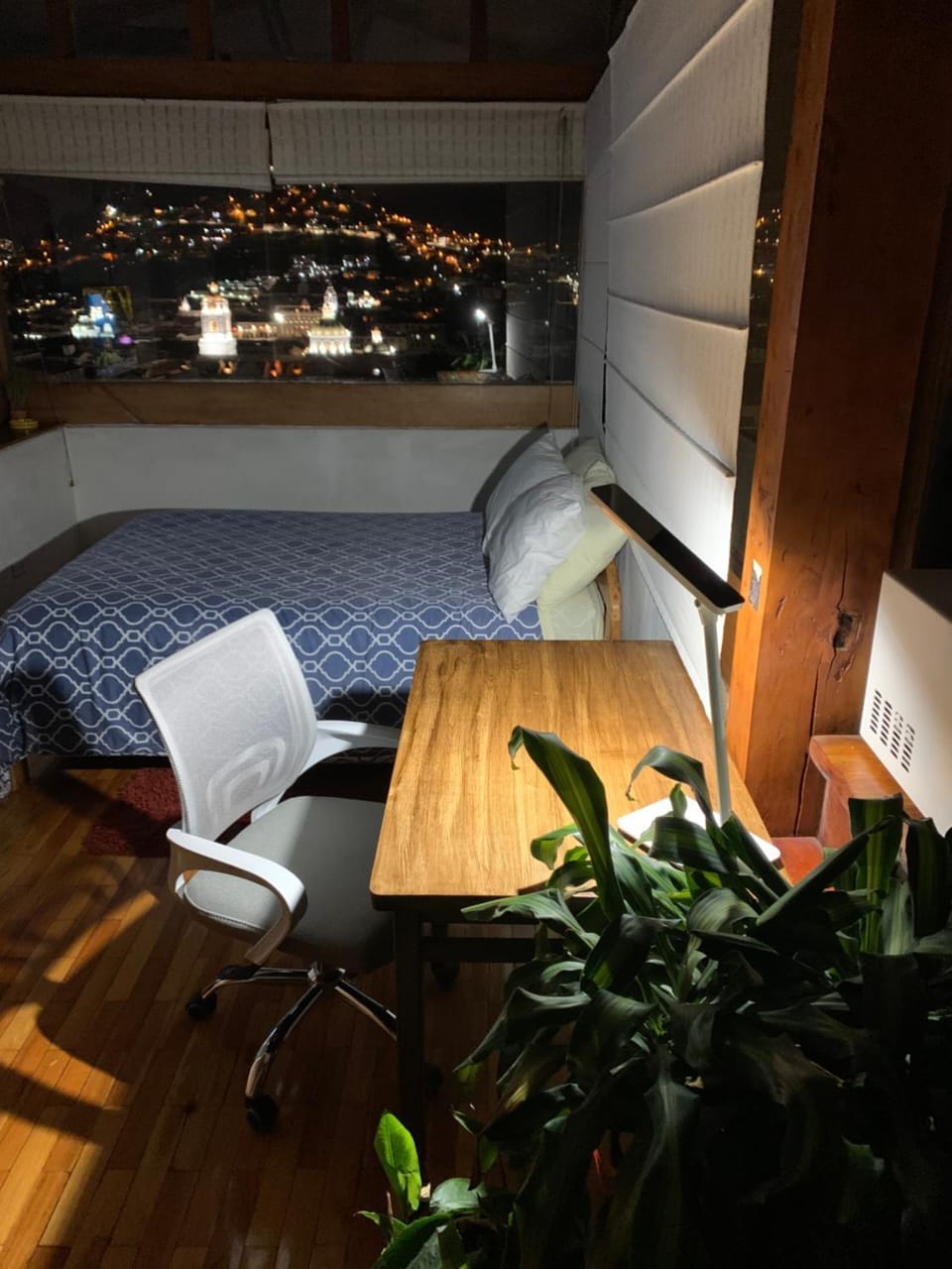 Quito Downtown View Point Studio Apartment in Quito
