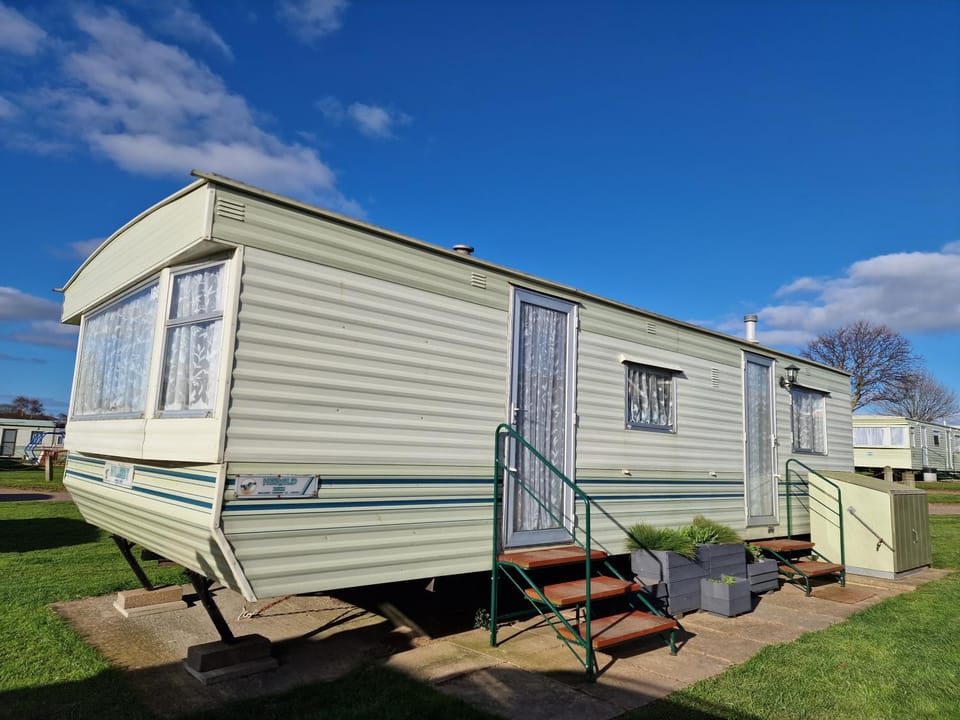 Property building, Spring, Day