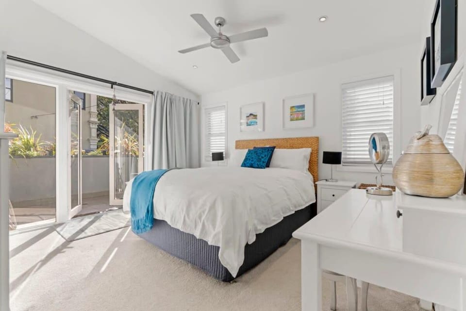 Bright Home in Trendy Newtown close to the Park House in Sydney