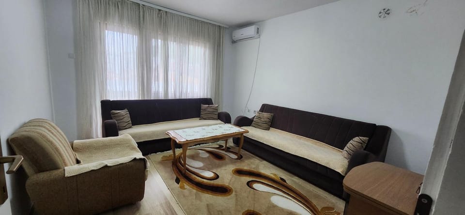Lovely 1 bedroom within walking distance, views Apartment in Montenegro