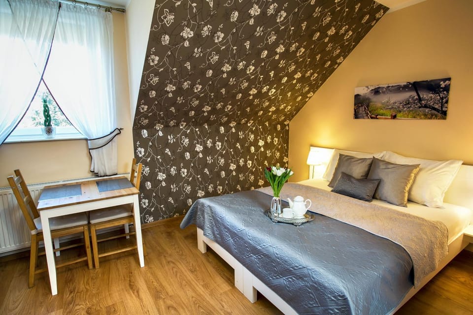 Bed, Photo of the whole room