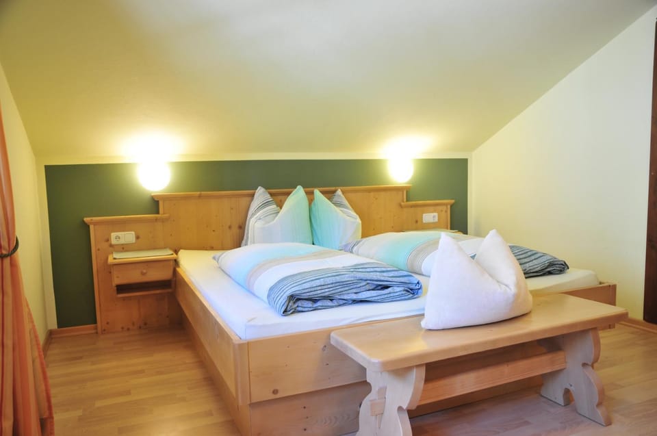 Bed, Balcony/Terrace, Bedroom