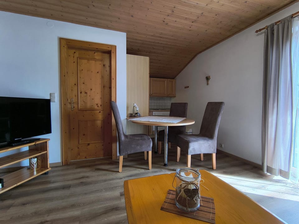 Kitchen or kitchenette, Living room, Seating area