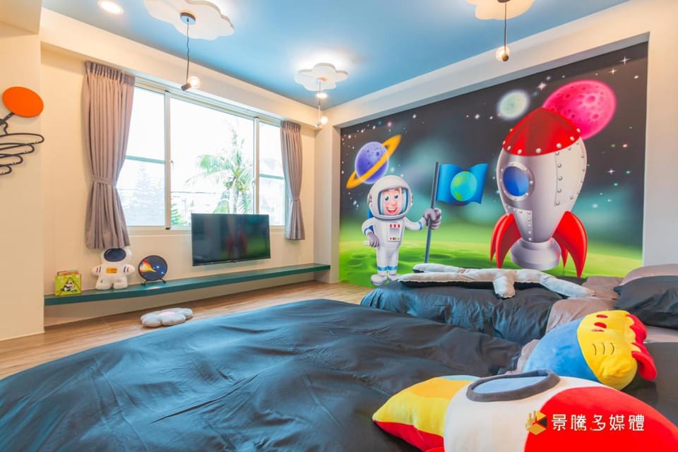 TV and multimedia, Photo of the whole room, fireplace, fireplace, heating, heating, locker, locker, air conditioner, air conditioner