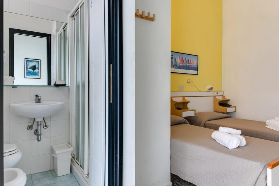 Toilet, Bed, Bathroom, Photo of the whole room, Bedroom, towels