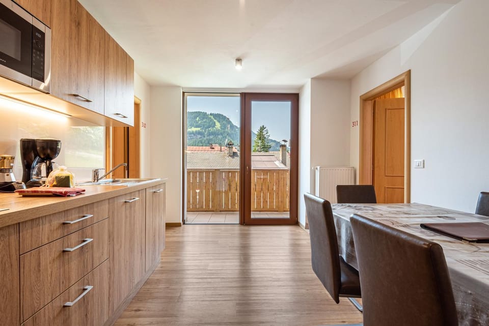 Property building, Kitchen or kitchenette, Living room