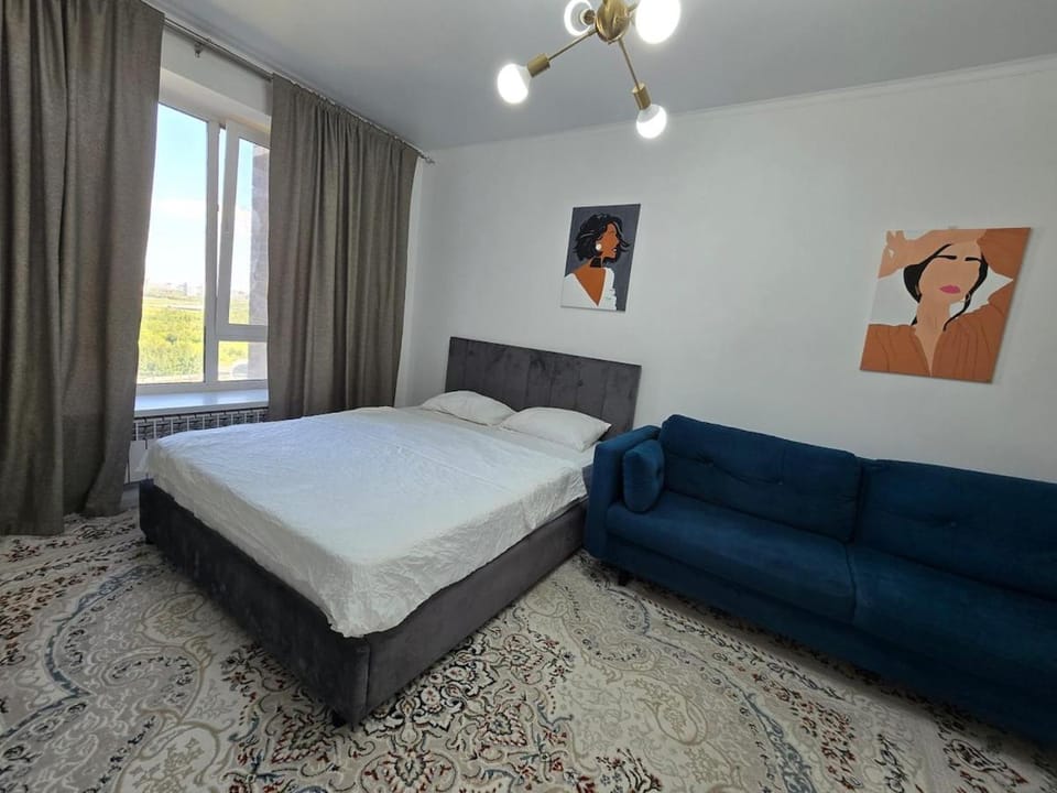 Bed, Living room, Photo of the whole room, Seating area