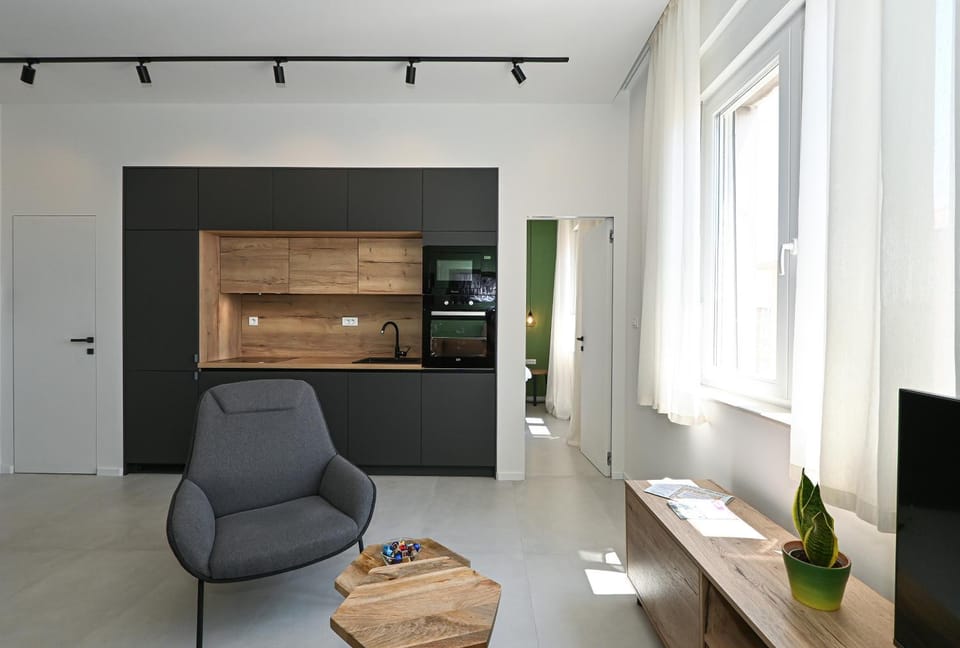Kitchen or kitchenette, Seating area, kitchen