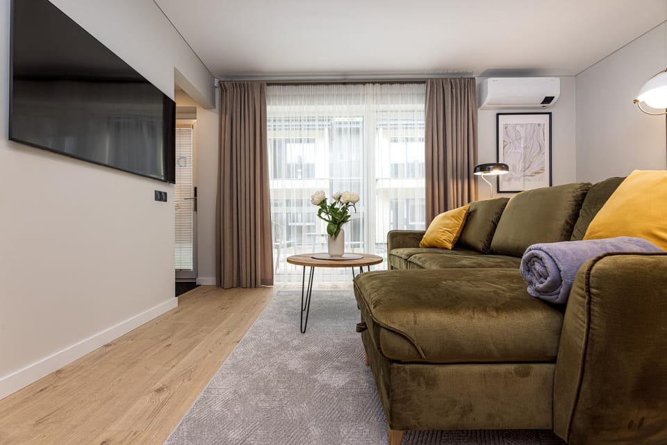 TV and multimedia, Seating area