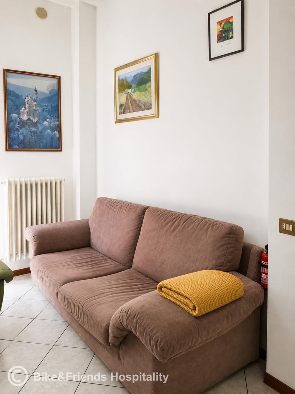 Communal lounge/ TV room