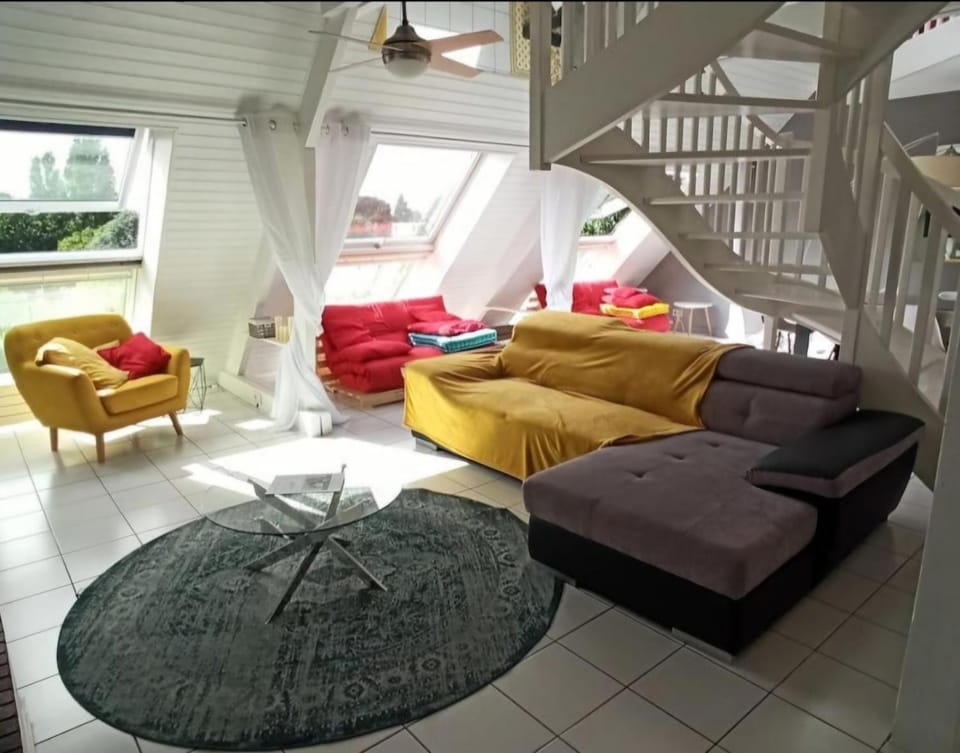 Living room, Seating area