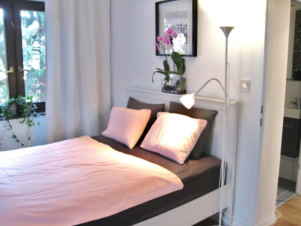 Bed, Decorative detail