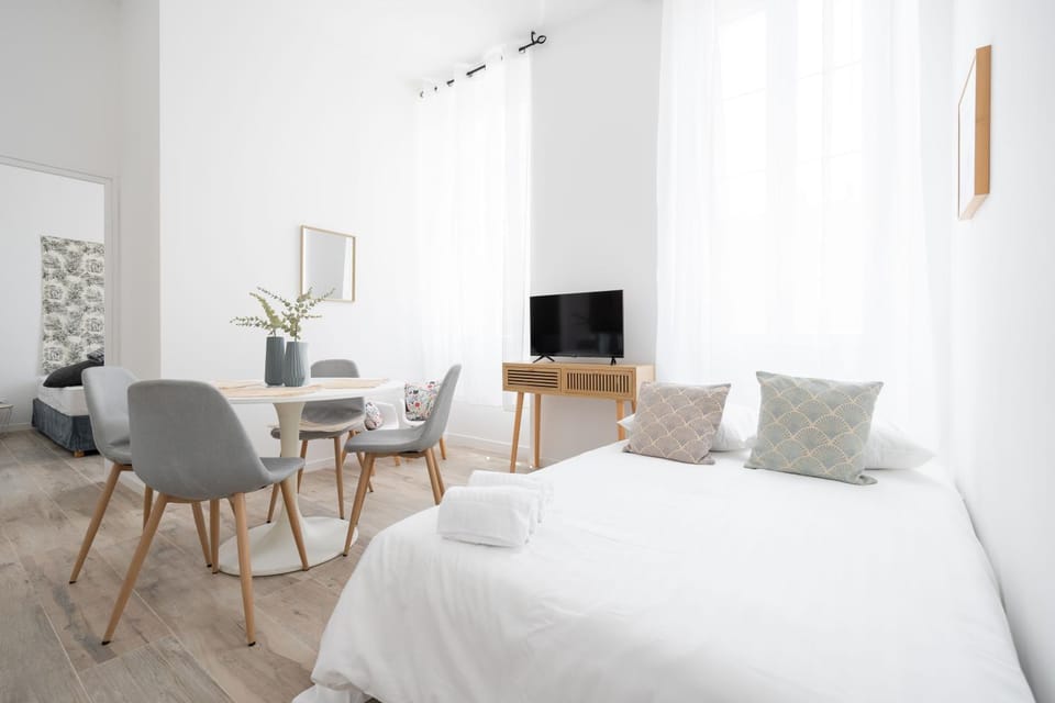 Living room, Photo of the whole room