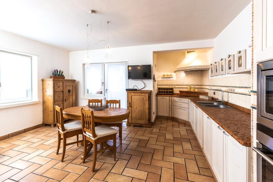 Balcony/Terrace, Kitchen or kitchenette, Living room, Dining area