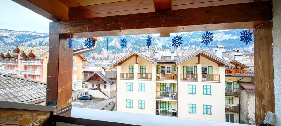 City view, Mountain view