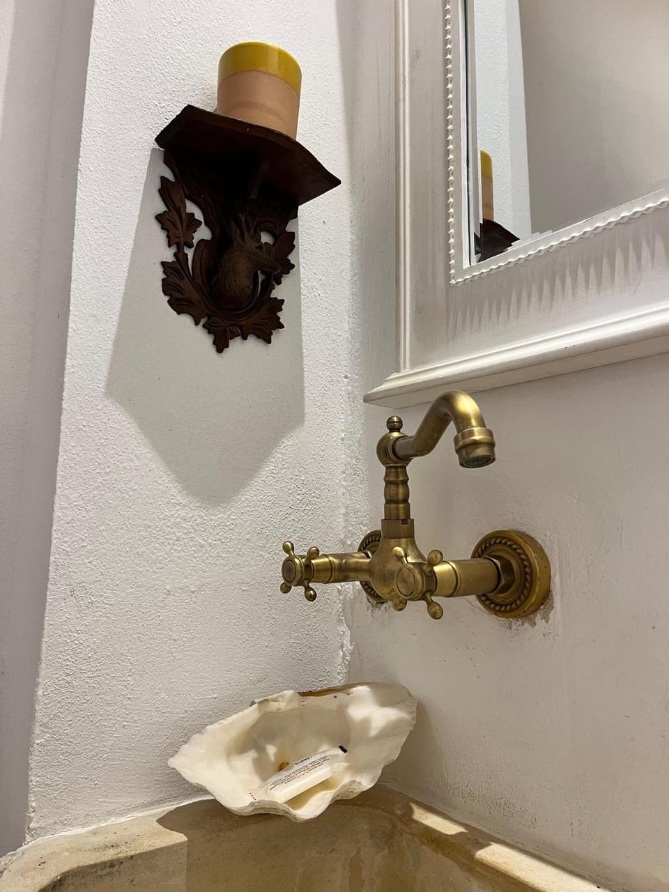 Bathroom, Decorative detail