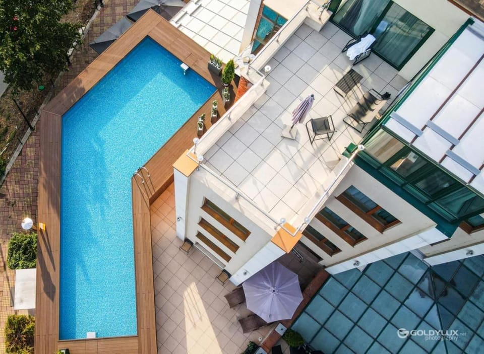 Pool view, Swimming pool