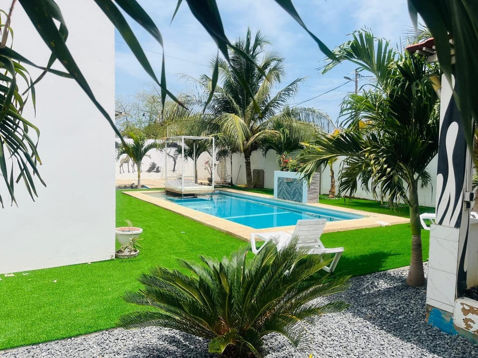 Swimming pool