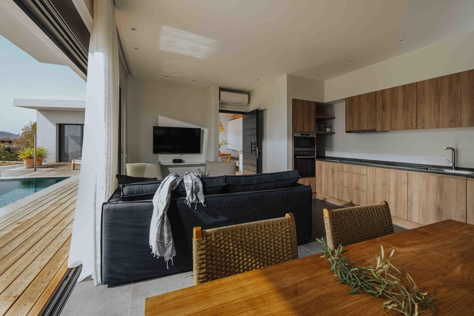TV and multimedia, Kitchen or kitchenette, Living room