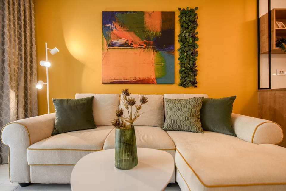 Living room, Decorative detail, Seating area