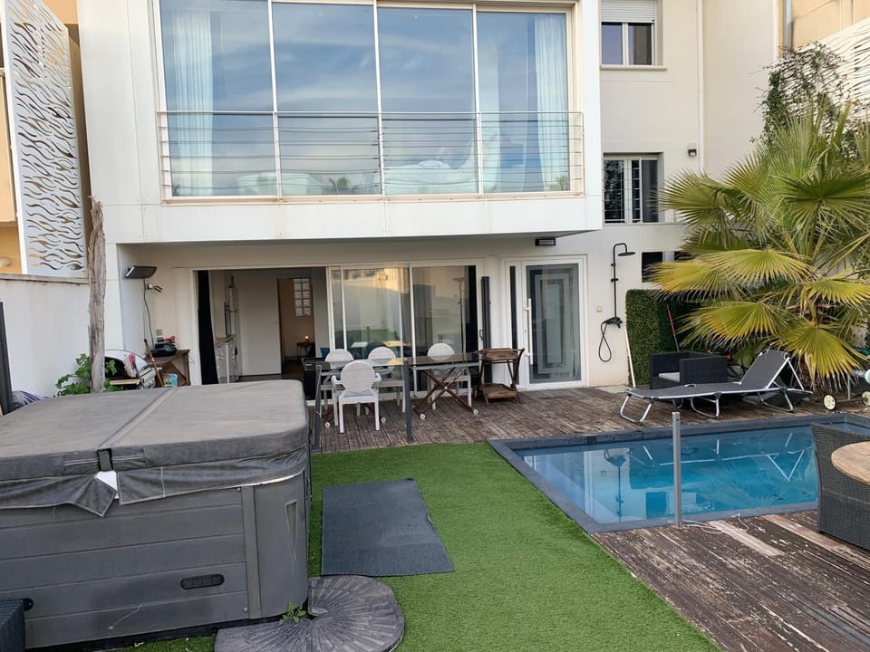 Logement dans une résidence de bien être avec jacuzzi et piscine chauffée Apartment in Palavas-les-Flots