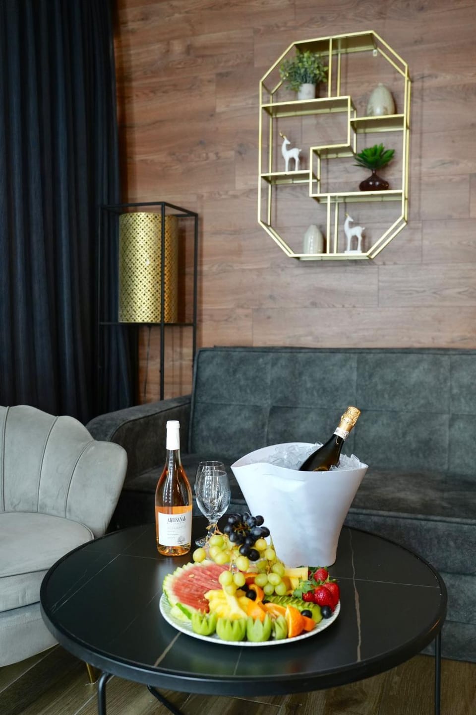 Food close-up, Decorative detail, Bedroom, Alcoholic drinks, room service, wedding