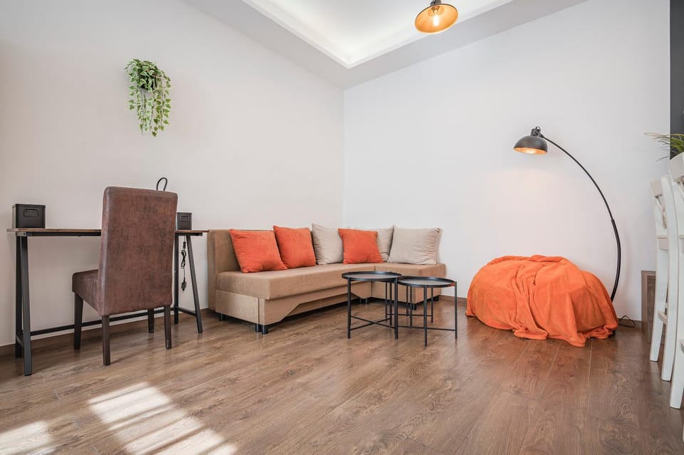 Bed, Living room, Seating area
