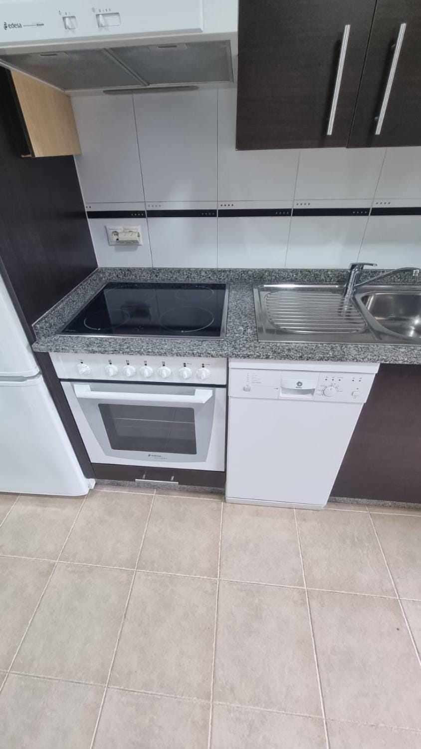 dishwasher, pet friendly, stove