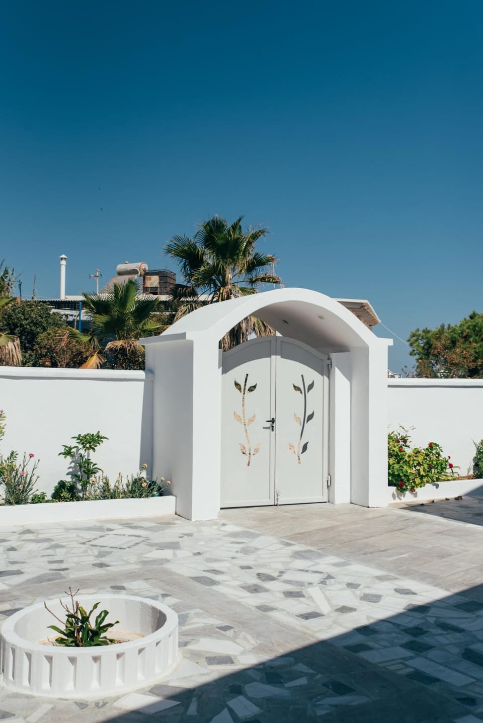 Property building, Facade/entrance, Day