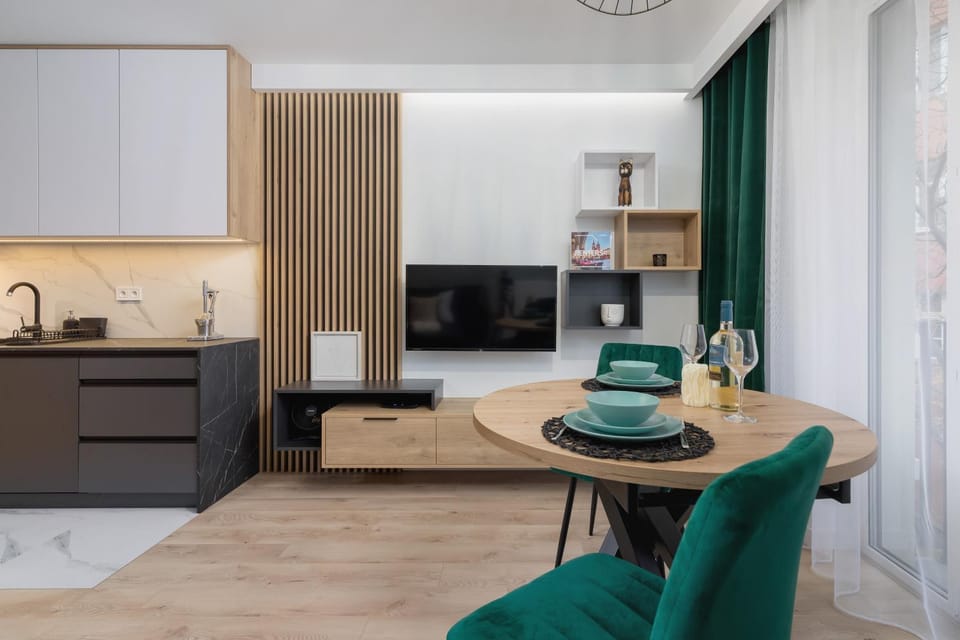 TV and multimedia, Kitchen or kitchenette, Seating area, Dining area