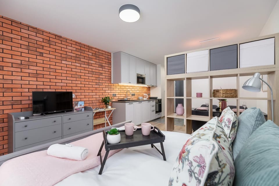 TV and multimedia, Kitchen or kitchenette, Seating area