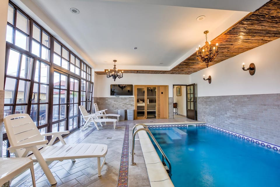 Swimming pool, Swimming pool