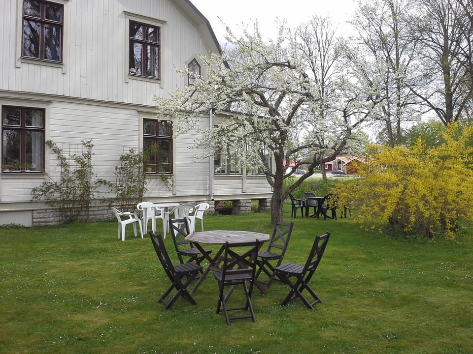 Property building, Patio, Garden