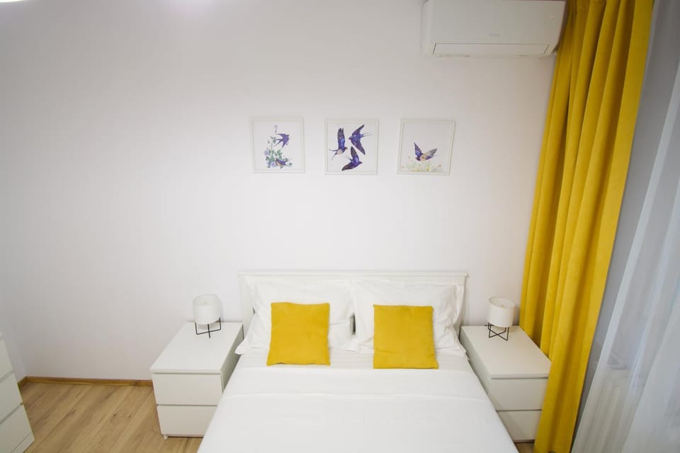 Bed, Bedroom, air conditioner