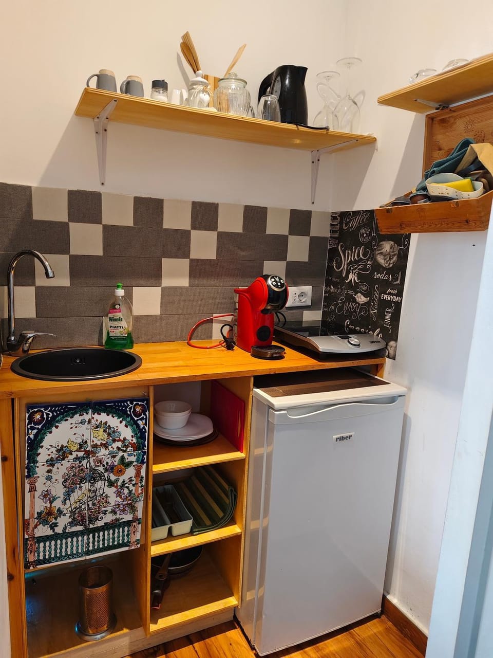 Kitchen or kitchenette