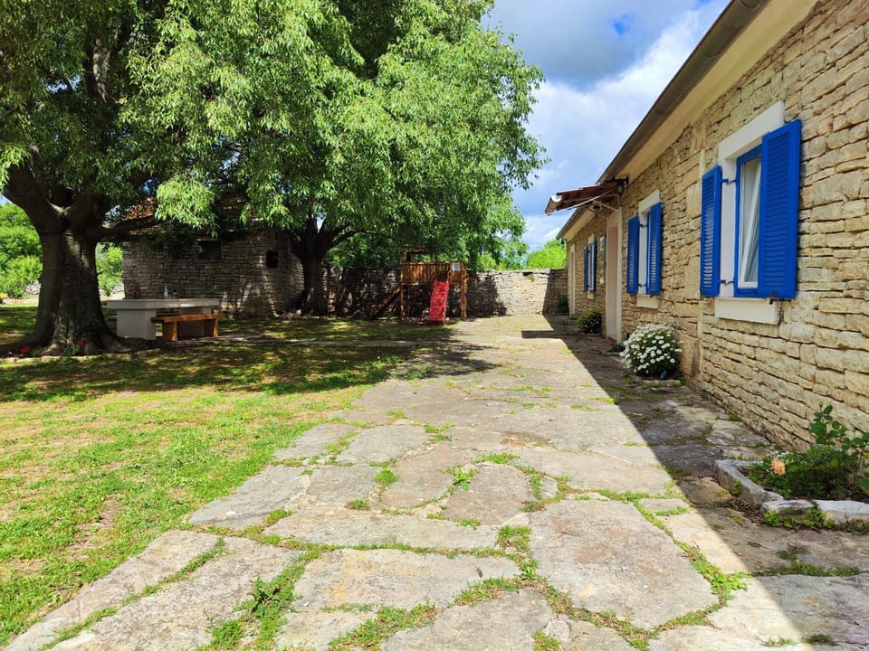 Property building, Inner courtyard view