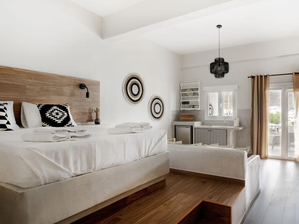 Bed, Kitchen or kitchenette, Photo of the whole room, Bedroom